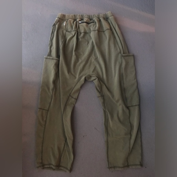 FP Movement Hot Shot Pants- multiple pockets! - Picture 5 of 16
